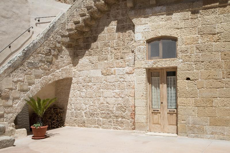 Historia- Dimore Corte Chiesa Corigliano dʼOtranto Exterior foto